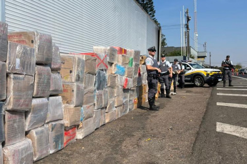Ao vistoriar carreta em Machado, polícias Rodoviária e Federal localizam 4,8 toneladas de maconha